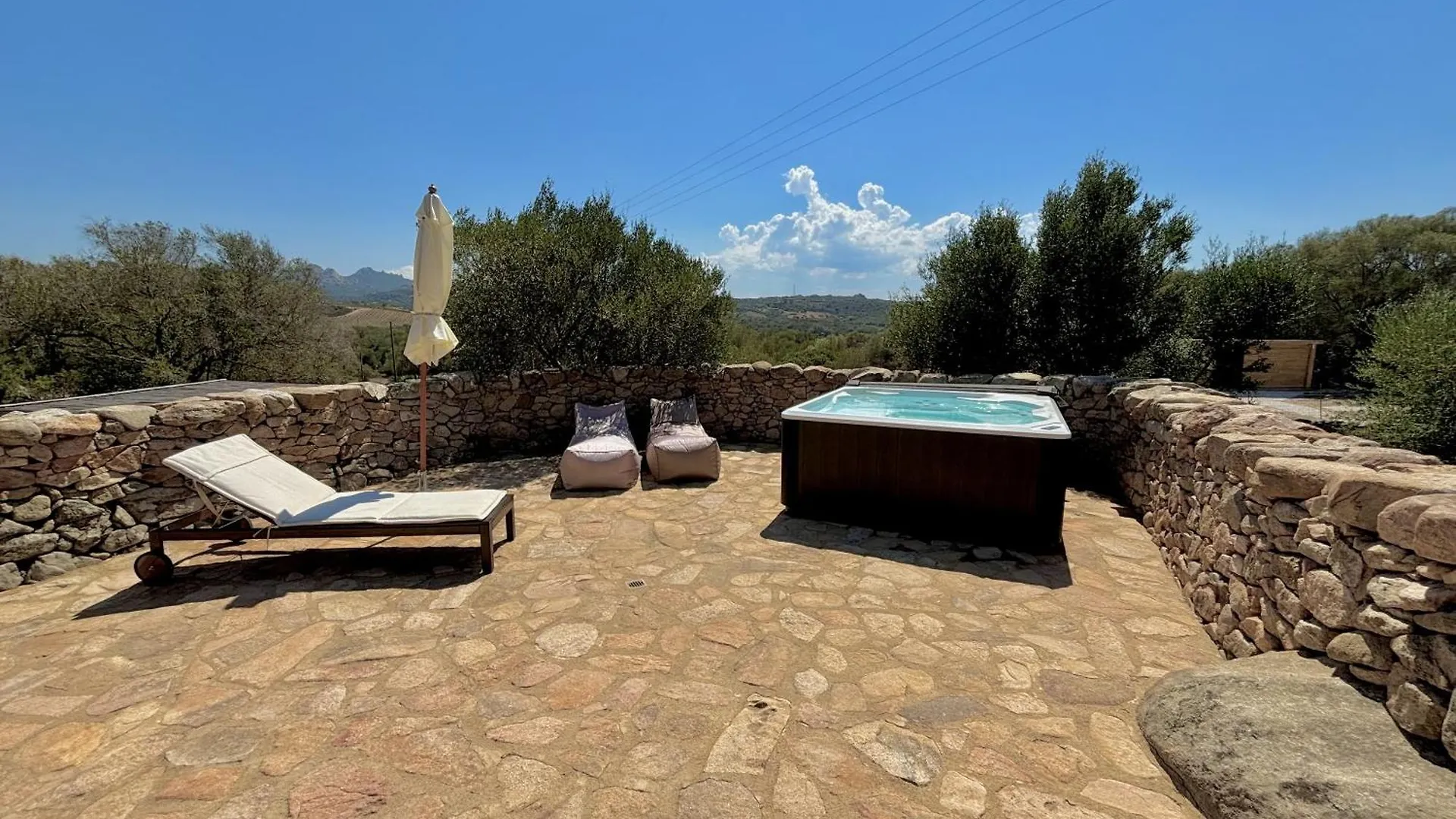 Petra D'Arana Villa Palau Italien