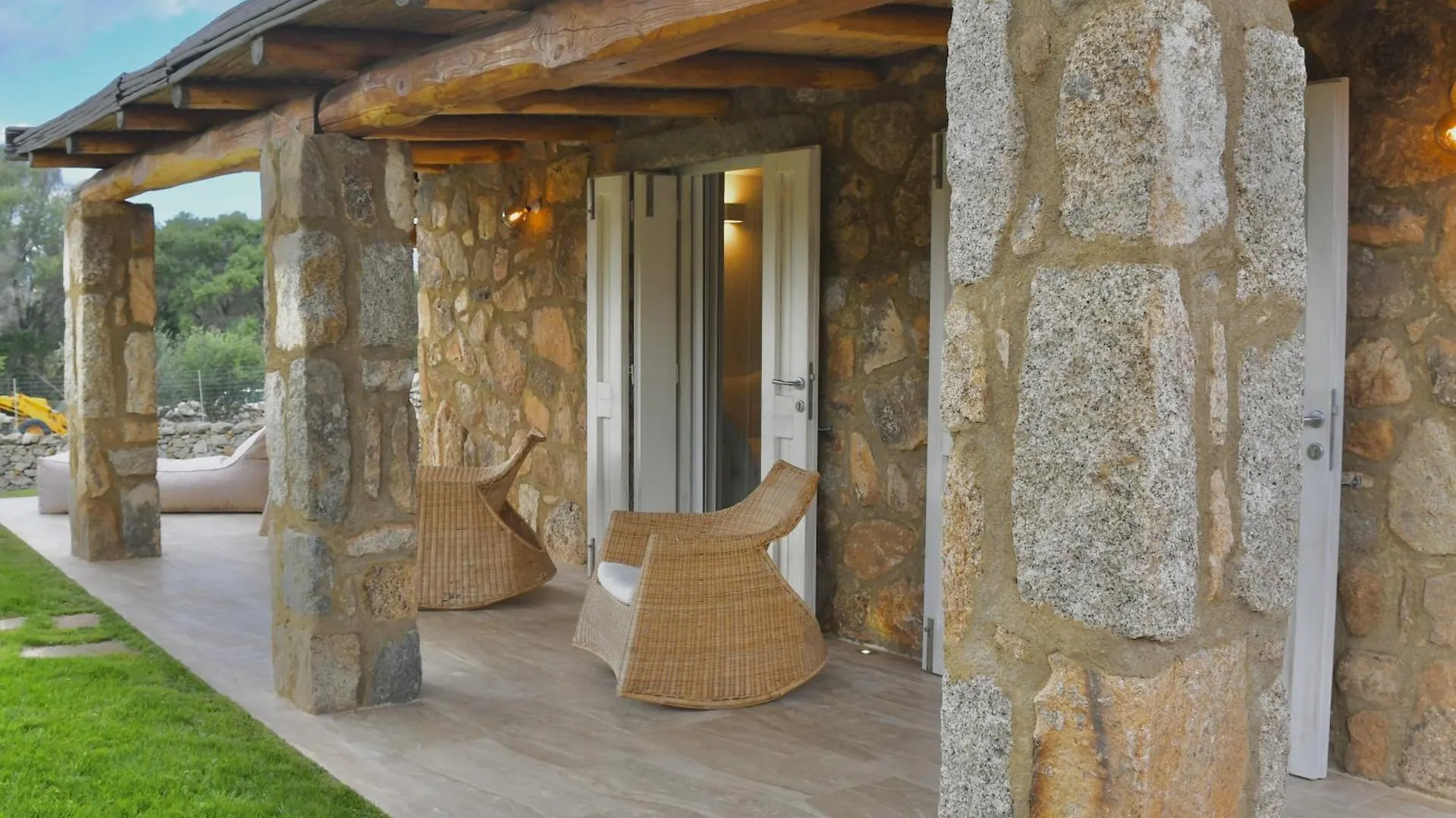 Petra D'Arana Villa Palau Italien