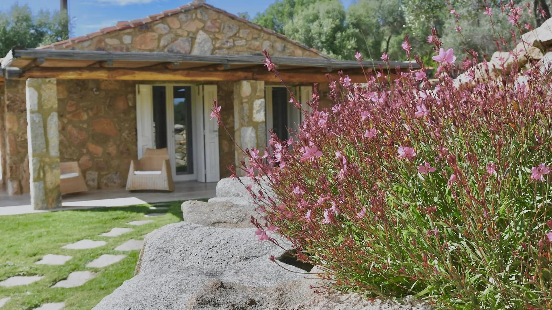 Petra D'Arana Villa Palau